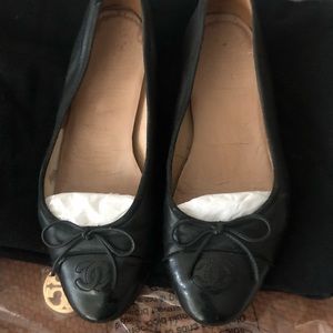 Chanel black cap toe ballet flats